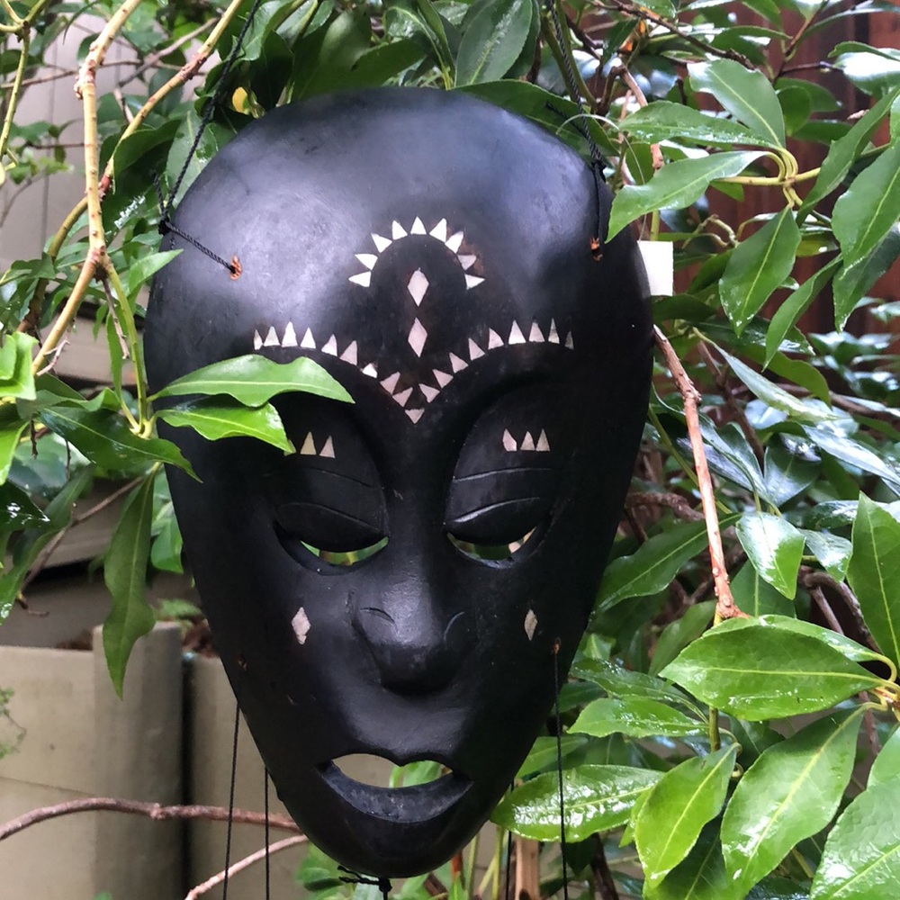 African Style Black Wood Mask Wind Chime w/ Mother Pearl Inlay Made in Indonesia